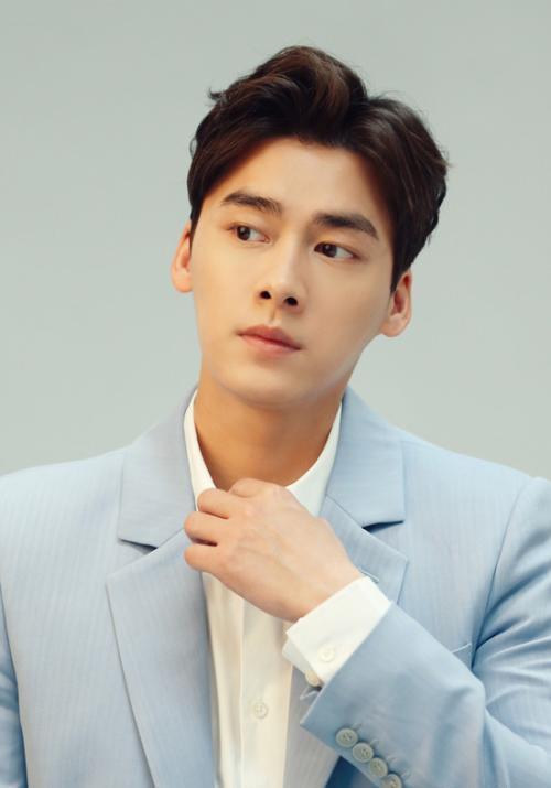 吃瓜网李易峰视频在哪看,李易峰最新视频曝光，观看地址大揭秘！